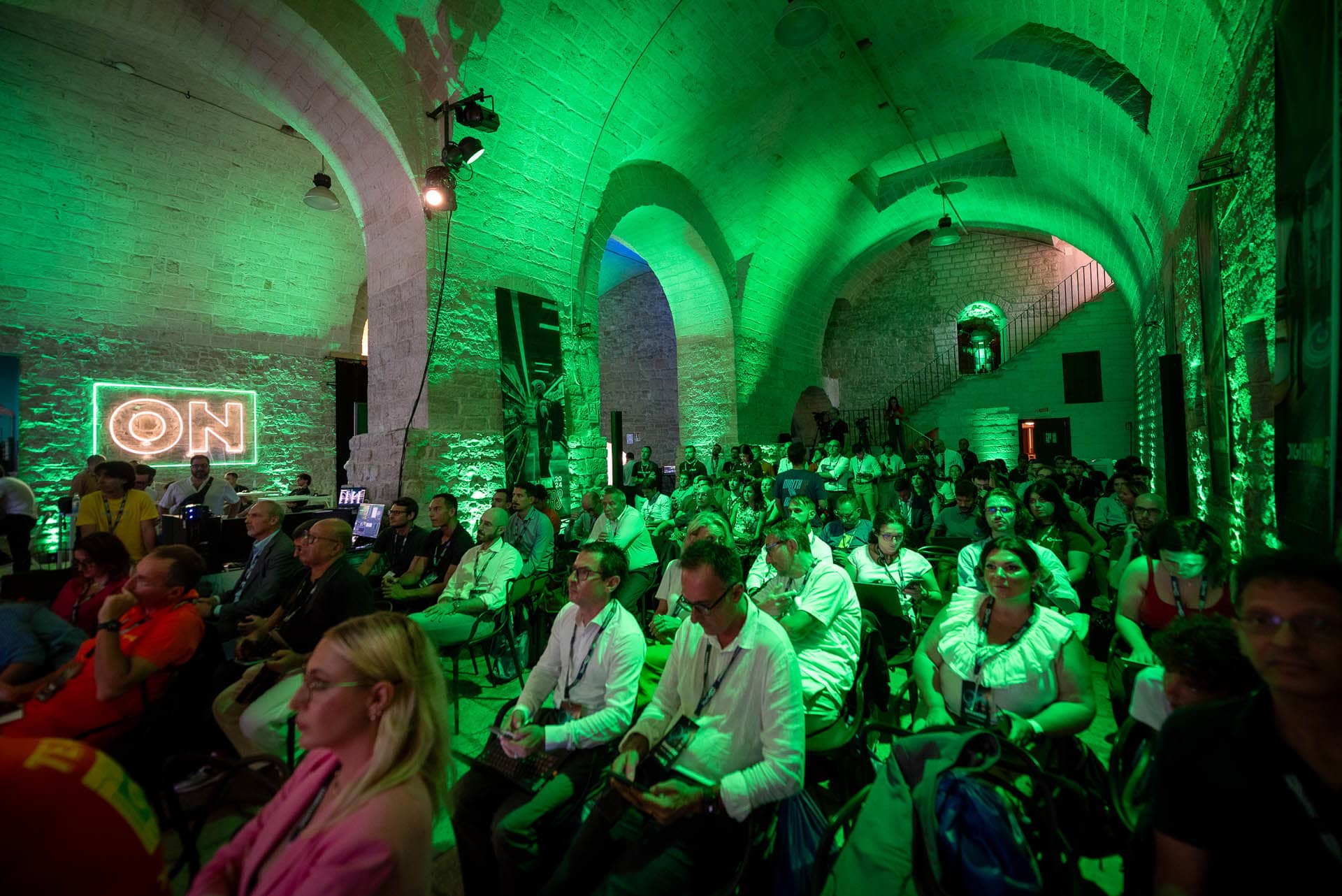Startup sul palco di DigithON — slide 1